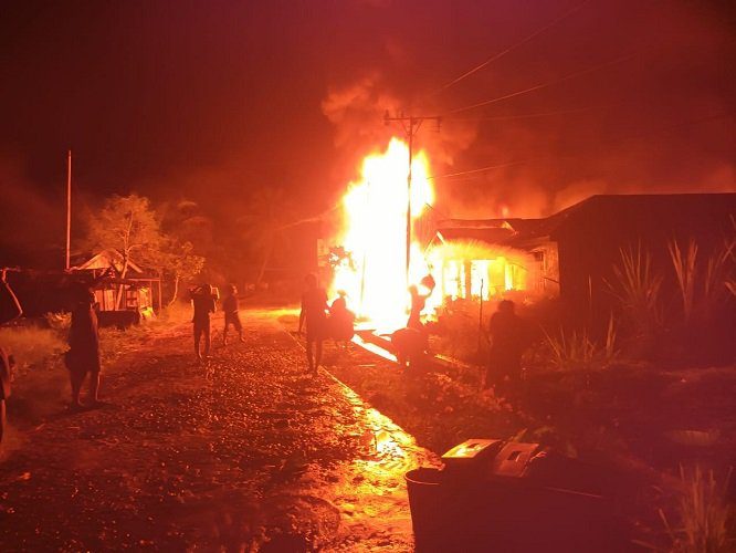 Kebakaran di Gudang Tempat Penyimpanan Minyak Bagi Nelayan dan Masyarakat di Kec. Panai Hilir