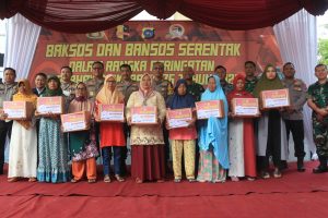 Baksos Serentak, Polda Sumbar salurkan 500 Paket Bantuan untuk Masyarakat di Padang