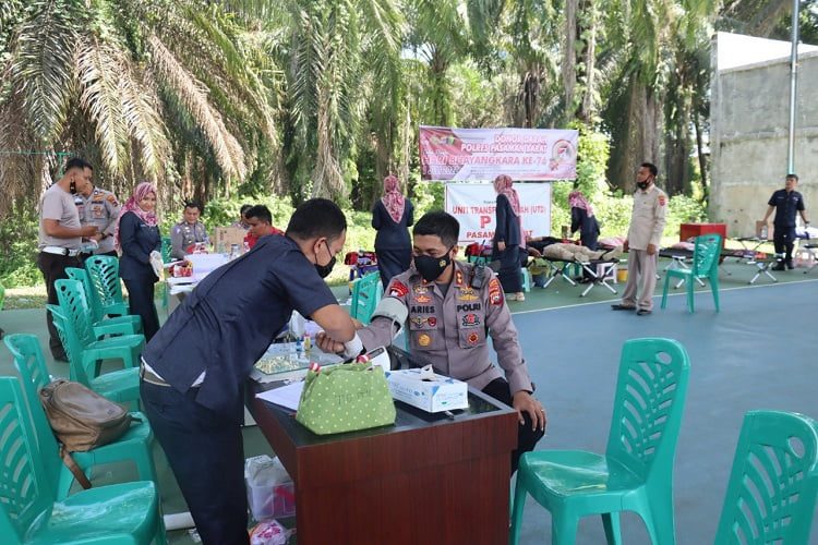 Bakti Kesehatan Polres Pasaman Barat Laksanakan Kegiatan Donor Darah - HUT Bhayangkara ke-76