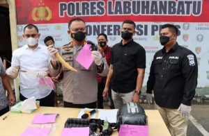 Barang-bukti-para-tersangka-saat-melakukan-aksi-jambret