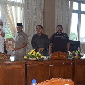 DPRD Pasaman Barat Gelar Paripurna Penyampaian Rekomendasi LKPJ Bupati TA 2021