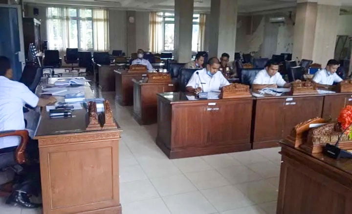 DPRD Pasbar Adakan Pertemuan dengan OPD dan Camat