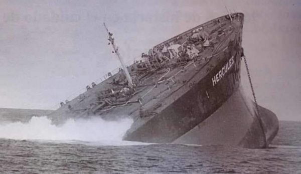 Hercules Tenggelamkan Kapal Tanker