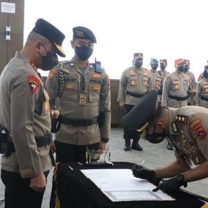 Kapolda Irjen Pol Teddy Minahasa sertijab Kapolresta Padang