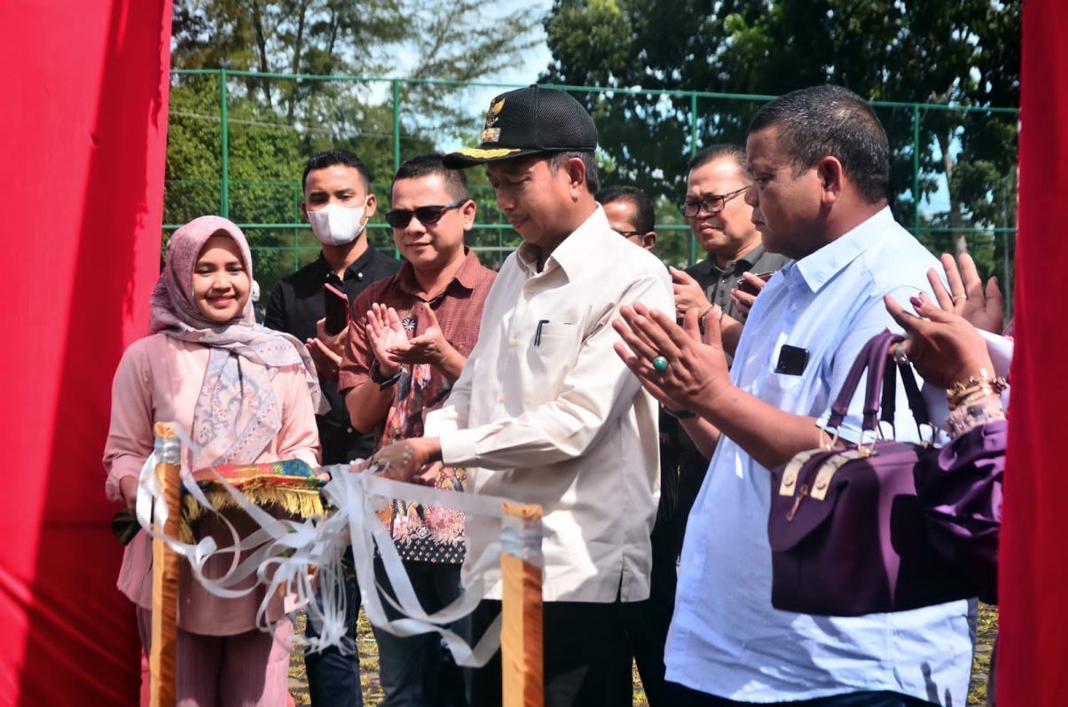 Kembangkan Seni Budaya, Ekonomi Kreatif, dan Dukung UMKM, Wabup Risnawanto Buka Pentas Seni Budaya 2022