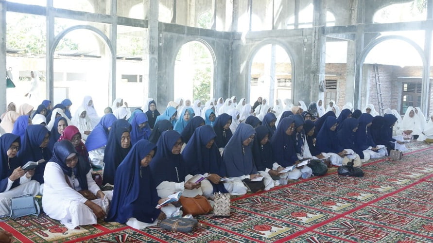Ketua TP PKK Kabupaten Pasbar Hadiri Wirid Yasin se- Kecamatan Luhak Nan Duo Ketua TP PKK Kabupaten Pasbar Hadiri Wirid Yasin se- Kecamatan Luhak Nan Duo