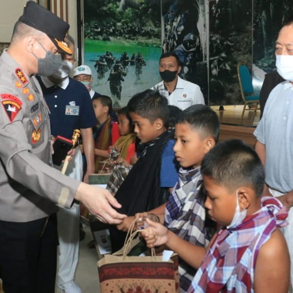 Peringati Hari Bhayangkara, Polda Sumbar gelar Sunatan Massal Gratis