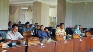 Sikapi Anjloknya Harga TBS, DPRD Pasbar Gelar Rapat Dengar Pendapat Bersama Pimpinan PKS dan Dinas Terkait