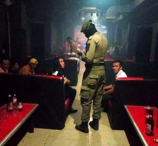 Belasan Pemandu Lagu Kafe Karaoke di Kawasan Pondok diamankan Satpol PP Kota Padang