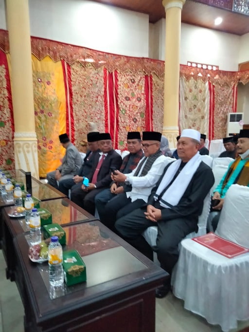Bupati Pasbar Hamsuardi Hadiri Rapat Paripurna Peringatan HUT Kota Pariaman Ke-20