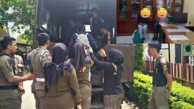Hendak Mencari Pelanggan melalui Aplikasi, Dua Perempuan yang Membawa Anak mereka Masih Balita Berhasil Diamankan Satpol PP Padang