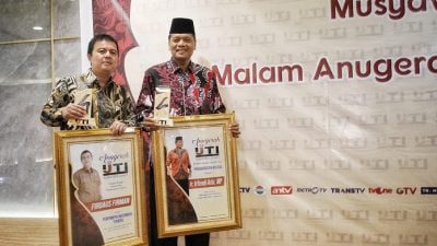 Anugerah IJTI Sumbar Tahun 2022, Kepala Dinas Kominfo Solsel Terima Penghargaan Penyampai Informasi Terbaik