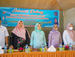 Buka Pertemuan Bulanan PKK di Kecamatan Kinali, Ny. Titi Hamsuardi Minta Pengurus PKK Tingkatkan Kerjasama