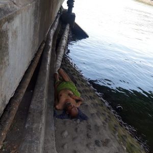 Mayat Tak Dikenal Ditemukan Di Bawah Jembatan