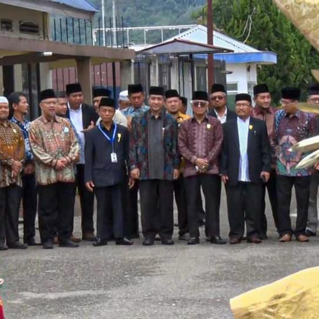 Keluarga Besar KH Imam Zarkasyi Lakukan Napak Tilas ke Perguruan Thawalib
