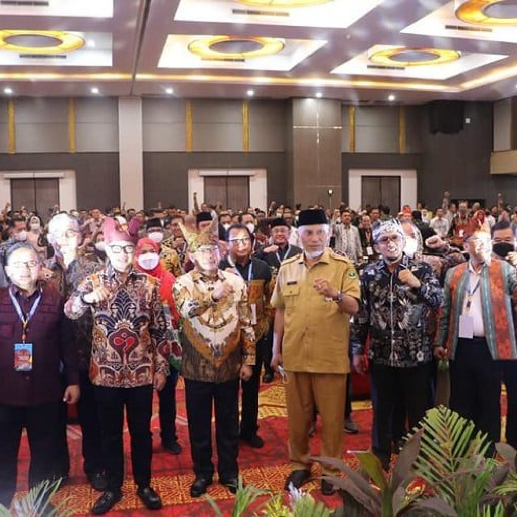 Mendagri Tito Karnavian Puji Padang Sukses Penyelenggara Rakernas APEKSI XV