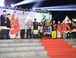 Pawai Budaya Nusantara Saat Rakernas APEKSI XV di Padang