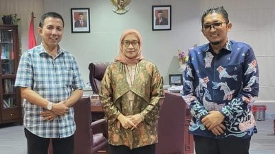 Terbang ke Jakarta, Wako Hendri Septa Perjuangkan Nasib Pegawai Honorer