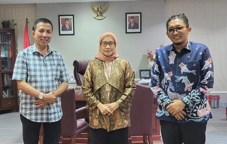 Terbang ke Jakarta, Wako Hendri Septa Perjuangkan Nasib Pegawai Honorer