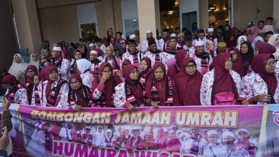 Wabup Risnawanto Lepas 192 Jemaah Umrah PT. Azra Humaira Wisata