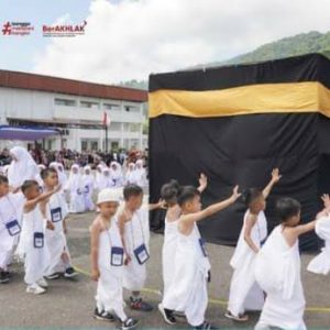 Ribuan Anak TK di Padang Panjang Ikuti Peragaan Manasik Haji