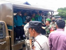 Cegah Aksi Tawuran di Kota Padang, Petugas Mengantarkan Pelajar Pulang ke Rumah Masing-masing