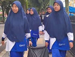 Pontren Kauman Muhammadiyah Gelar Jalan Sehat dan Aksi Bersih Lingkungan