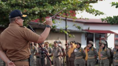 Kembali ke Kesatuan, Sekda Andree Algamar Komandoi Pasukan Penegak Perda Kota Padang