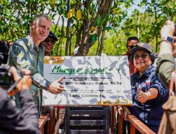 Menteri Siti Nurbaya dan Menteri Zac Goldsmith Menanam Mangrove dan Meninjau Sistem Verifikasi Legalitas Kayu