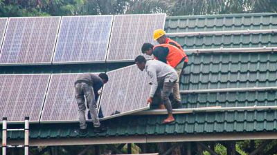 Pemkab Pasbar Terima Bantuan Pembangkit Listrik Tenaga Surya (PLTS) Rooftop dari Dirjen EBTKE Kementerian ESDM
