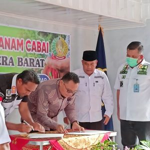 Dukung Terhadap Ketahanan Pangan Nasional yang Mengalami Inflasi, Kantor Wilayah Kementrian Hukum dan HAM Sumatera Barat Mengadakan Pencanangan Menanam Cabai