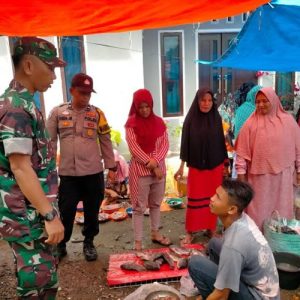 Bhabinkamtibmas Polsek Pasaman, Polres Pasaman Barat Gandeng Bhabinsa Dalam Wujudkan Kamtibmas di Pasar Tradisional
