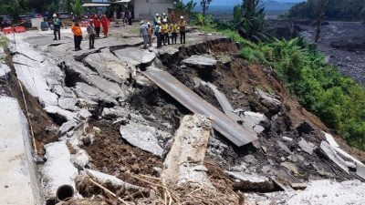 Curah Hujan Tinggi di Lumajang, Jalur Piket Nol Dekat Jembatan Gladak Perak Amblas