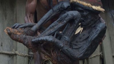 Mumi AKONIPUK Tradisi Pengawetan Jenazah oleh Masyarakat Papua
