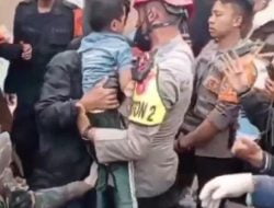 Tiga Hari Tertimbun Runtuhan Akibat Gempa Cianjur, Detik – Detik Video Anak 5 Tahun Berhasil Diselamatkan dalam Kondisi Hidup