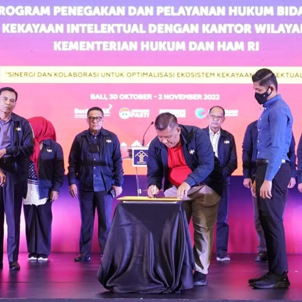 Wujud dari Pelayanan Kekayaan Intelektual Berkualitas, Kanwil Kemenkumham Sumbar Terima Penghargaan Strategi dan Inovasi Layanan Kekayaan Intelektual