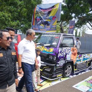Ratusan Mobil Modifikasi Hadir di Kota Batusangkar