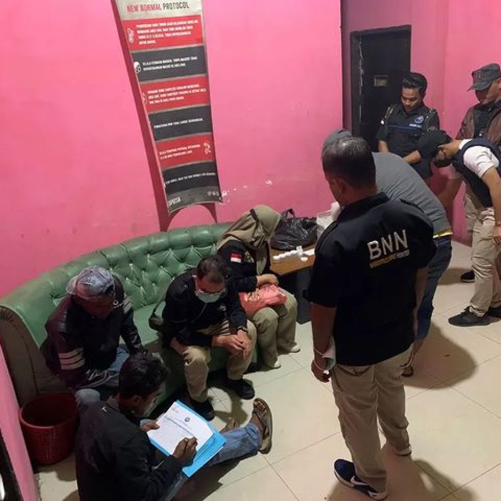 BNNK Pasaman Barat Razia di Tempat Hiburan Malam Serta Pelaksanaan Tes Urine