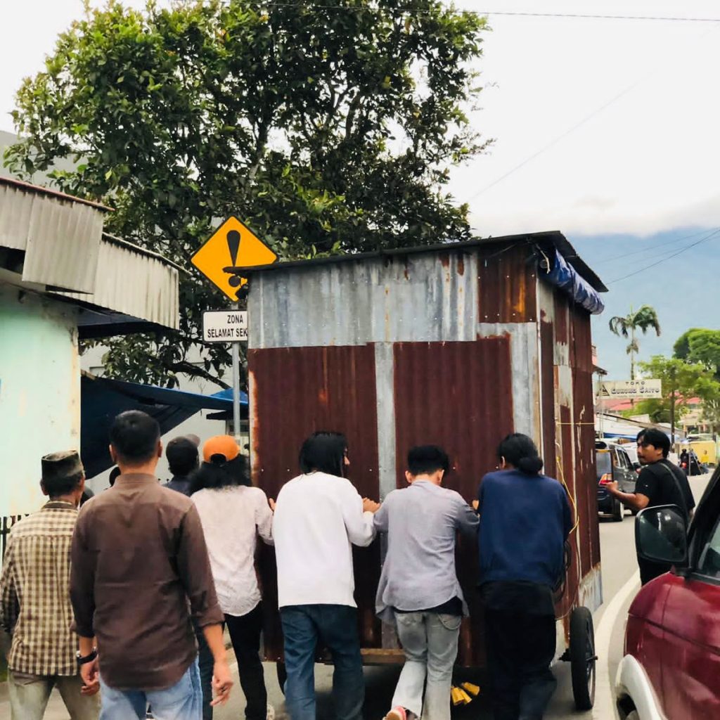 Garobak Galeri Diarak Saat Penutupan Tambo Art