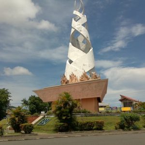 Historical Tugu Tigo Tungku Sajarangan atau Tugu Simpang Haru Kota Padang