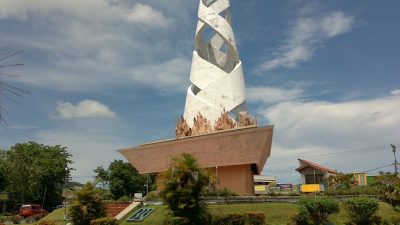 Mengenal Tugu Tigo Tungku Sajarangan atau Tugu Simpang Haru Kota Padang