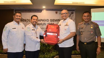 Sekda Andree Algamar Buka Kegiatan Sekolah Lapang Gempa Bumi di Kota Padang