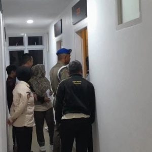 Dua Pasangan Tanpa Memiliki Buku Nikah Berduaan Dalam Kamar dan Pemilik diberi Surat Panggilan dari Satpol PP Padang
