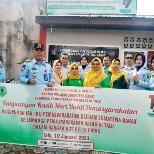 HUT PIPAS Ke 19 DWP Lapas Kelas III Talu Lakukan Kunjungan Kasih Ke Rumah Seorang Purna Bakti