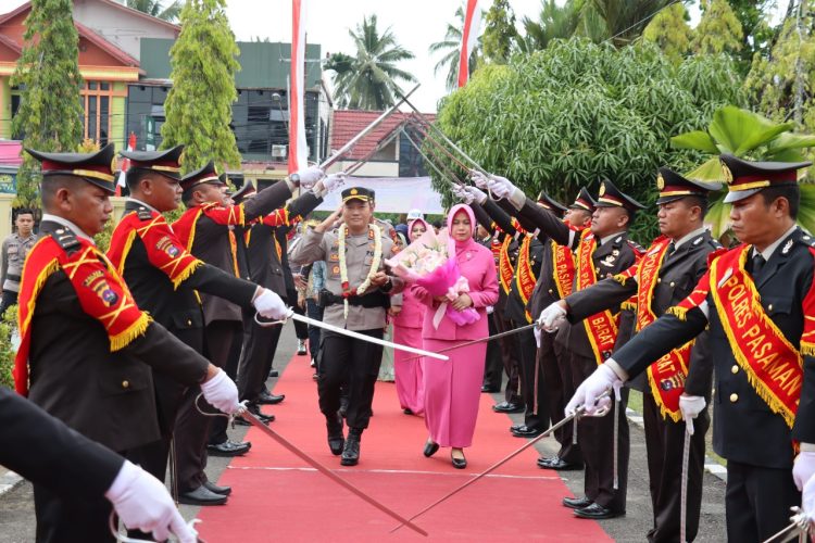 Kegiatan Pisah Sambut Kapolres Pasaman Barat Berlangsung Haru