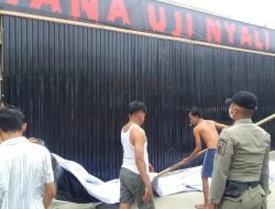 Rumah Hantu Wahana Uji Nyali Tema Pengabdi Setan di Kota Padang diperiksa Satpol PP