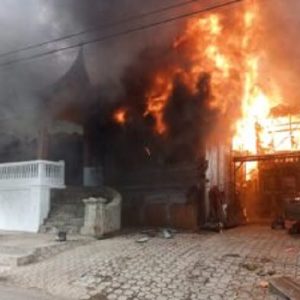 9 Unit Rumah Kebakaran di Kinari Solok dan diantaranya Rumah Gadang