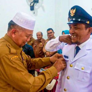 Bupati Hamsuardi Lantik Frianton Sebagai Wali Nagari Sinuruik, Pasaman Barat