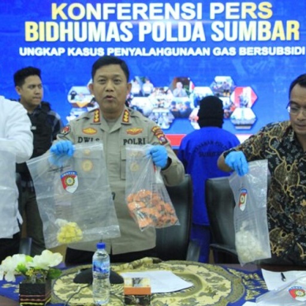 Ditreskrimsus Polda Sumbar ungkap Pengoplosan LPG Bersubsidi