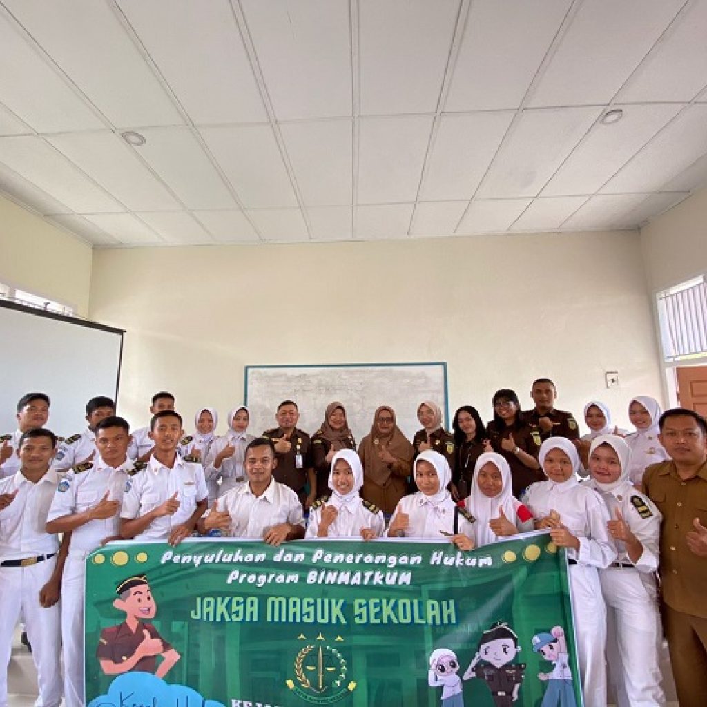 Kejaksaan Negeri Pasaman Barat beri Pembinaan Hukum Sejak Dini ke Sekolah - Sekolah Menengah